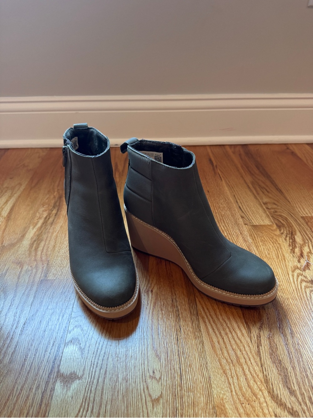 TOMS Wedge Ankle Booties in Dark Green